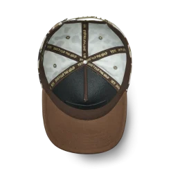 YETI® Wetlands middelhoge pet met platte klep in camouflagestijl, met logobadge